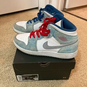 Air Jordan 1 Mid SE youth 6.5